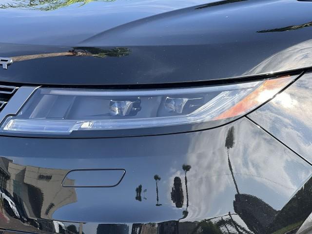 Photo of 2025 Santorini Black Metallic Land Rover Range Rover Sport
