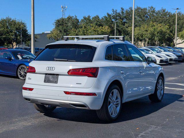 Photo of 2019 Glacier White Metallic Audi Q5