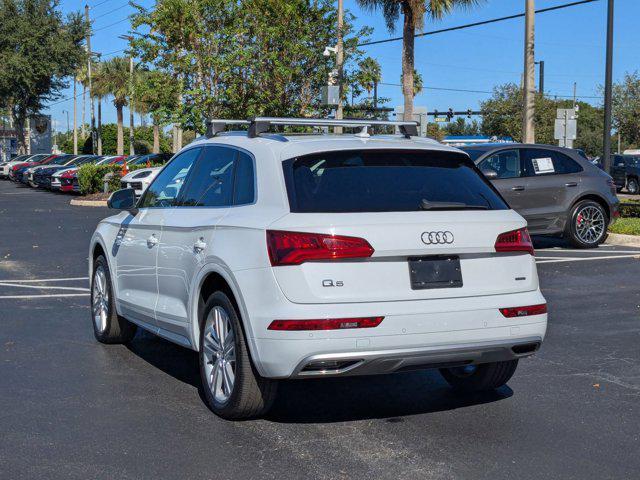 Photo of 2019 Glacier White Metallic Audi Q5