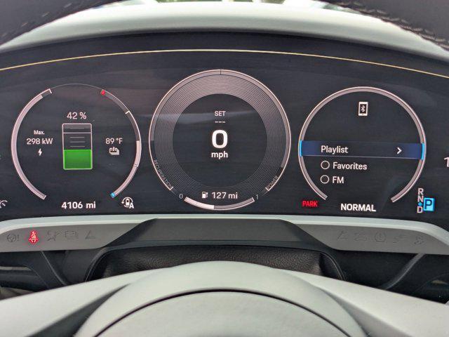Photo of 2025 Shade Green Metall Porsche Taycan