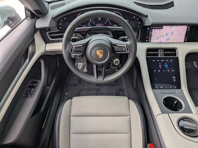 Photo of 2025 Shade Green Metall Porsche Taycan