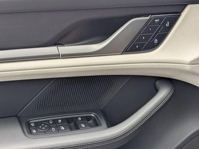 Photo of 2025 Shade Green Metall Porsche Taycan