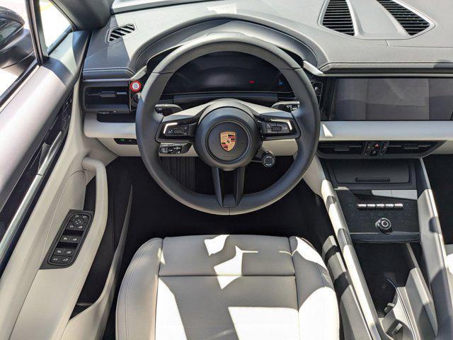 Photo of 2025 Aventurine Green Metallic Porsche Macan