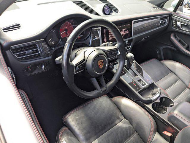 Photo of 2023 Silver/Gray Porsche Macan