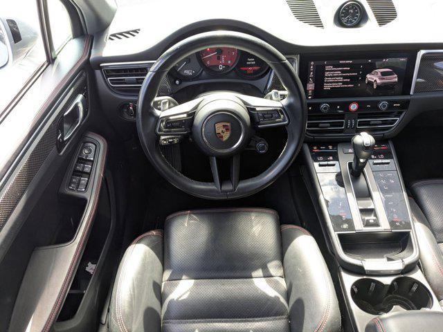 Photo of 2023 Silver/Gray Porsche Macan