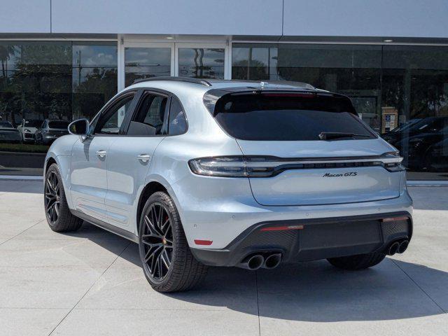 Photo of 2023 Silver/Gray Porsche Macan