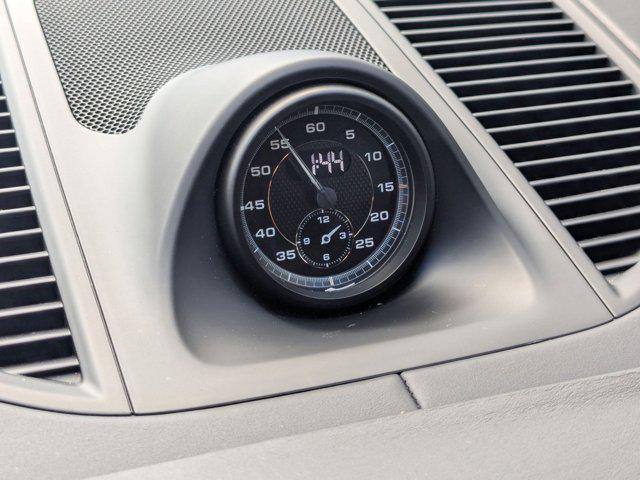 Photo of 2023 Silver/Gray Porsche Macan