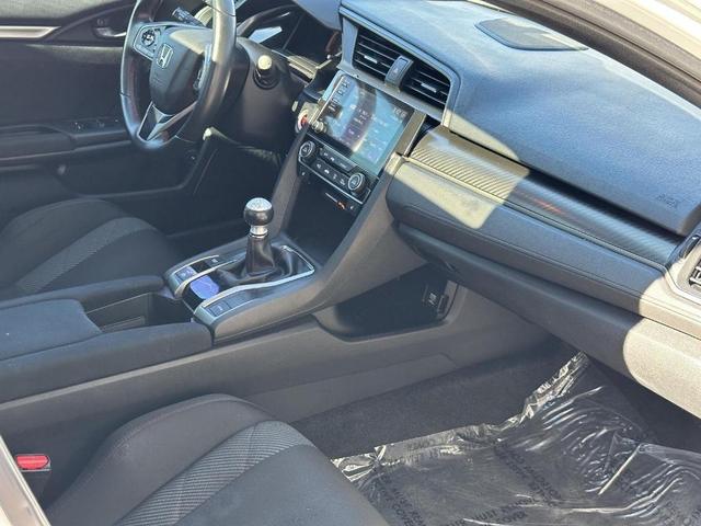 Photo of 2019 Platinum White Pearl Honda Civic Si