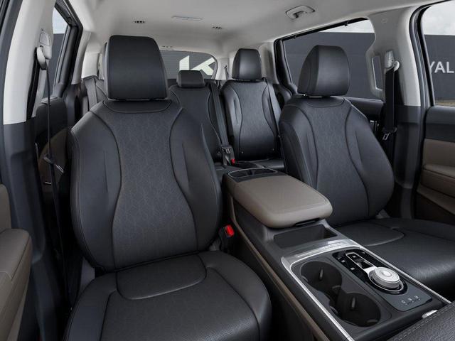 Photo of 2026 Ceramic Silver Kia Carnival Hybrid