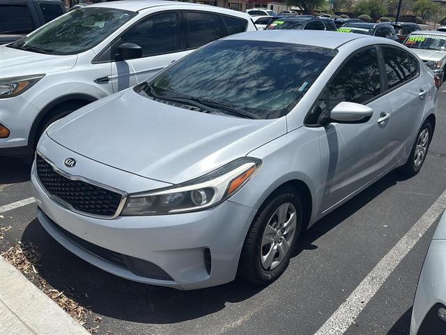 Photo of 2017 Silky Silver Kia Forte