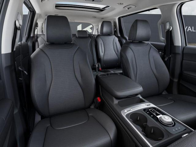 Photo of 2026 Ceramic Silver Kia Carnival Hybrid
