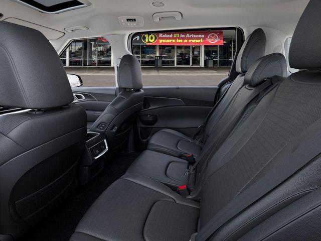 Photo of 2026 Ceramic Silver Kia Carnival Hybrid