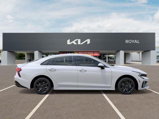 Photo of 2026 Snow White Pearl Kia K5
