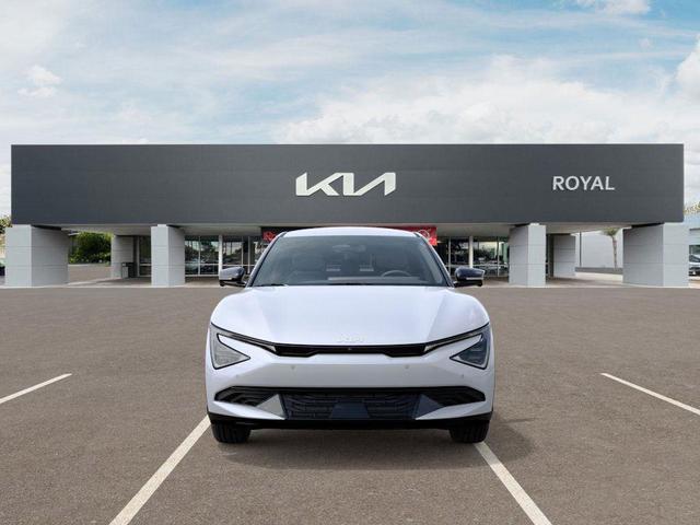 Photo of 2025 Glacier White Pearl Kia EV6