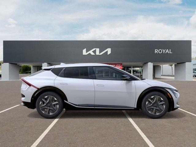 Photo of 2025 Glacier White Pearl Kia EV6