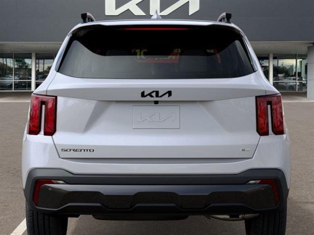Photo of 2026 Glacial White Pearl Kia Sorento