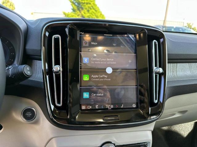 Photo of 2025 Crystal White Pearl Volvo XC40