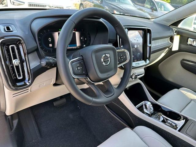 Photo of 2025 Crystal White Pearl Volvo XC40