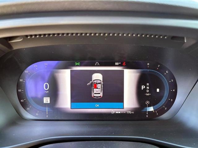 Photo of 2025 Crystal White Pearl Volvo XC40