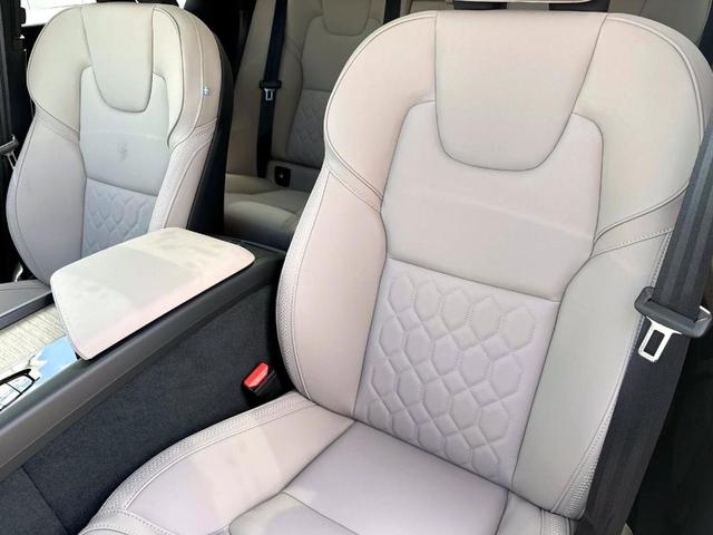 Photo of 2026 Vapour Gray Volvo XC60