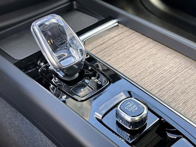 Photo of 2026 Vapour Gray Volvo XC60