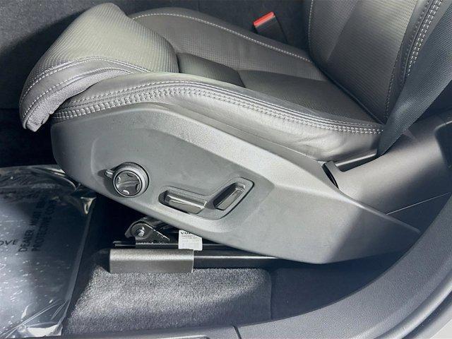 Photo of 2024 Crystal White Metallic Volvo XC60