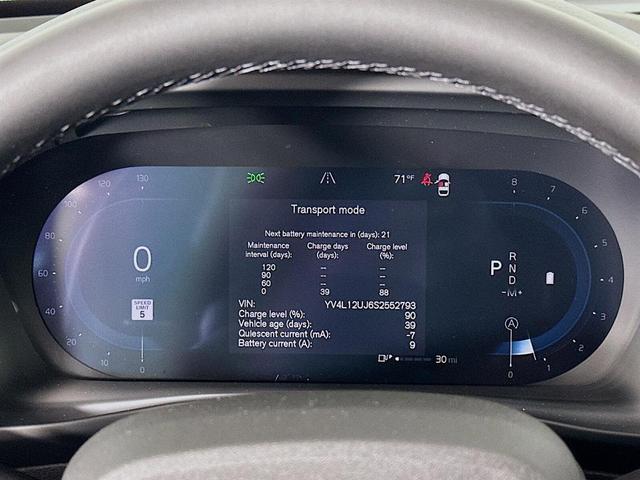 Photo of 2025 Onyx Black Volvo XC40