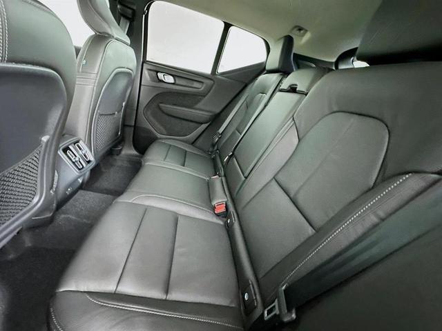 Photo of 2025 Onyx Black Volvo XC40