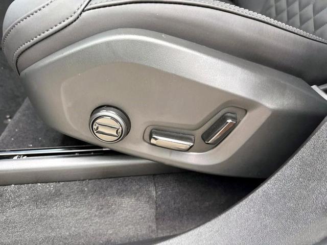 Photo of 2025 Crystal White Pearl Volvo XC90