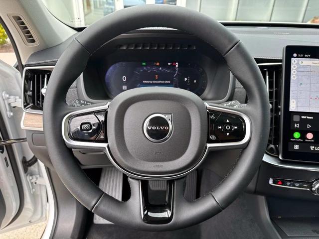 Photo of 2025 Crystal White Pearl Volvo XC90