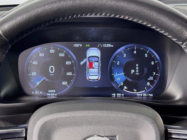 Photo of 2021 Onyx Black Metallic Volvo XC40