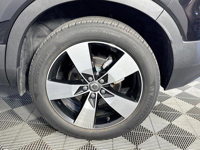 Photo of 2021 Onyx Black Metallic Volvo XC40