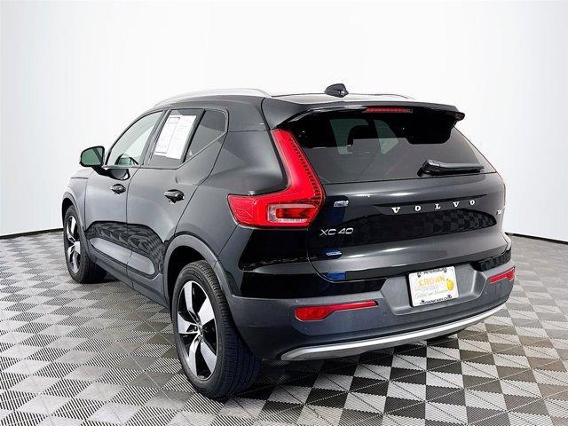 Photo of 2021 Onyx Black Metallic Volvo XC40