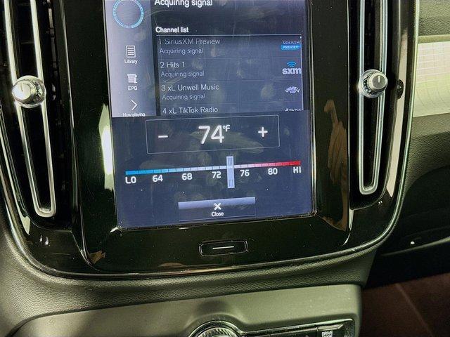 Photo of 2021 Onyx Black Metallic Volvo XC40