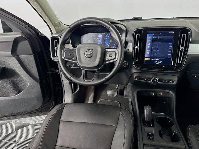 Photo of 2021 Onyx Black Metallic Volvo XC40