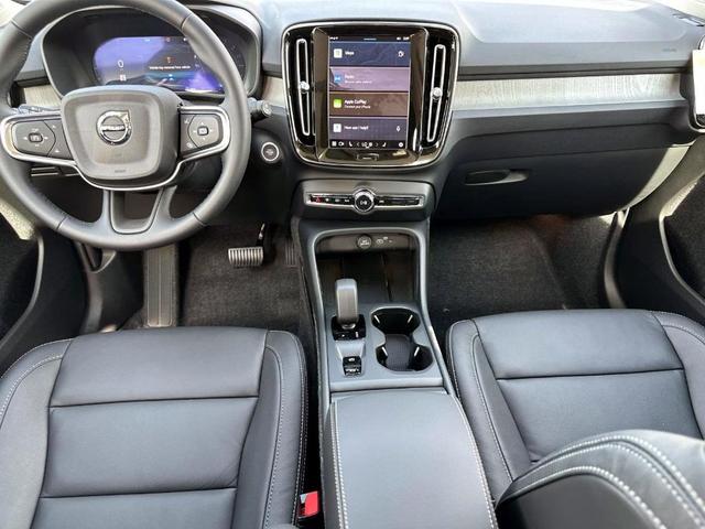 Photo of 2025 Crystal White Pearl Volvo XC40