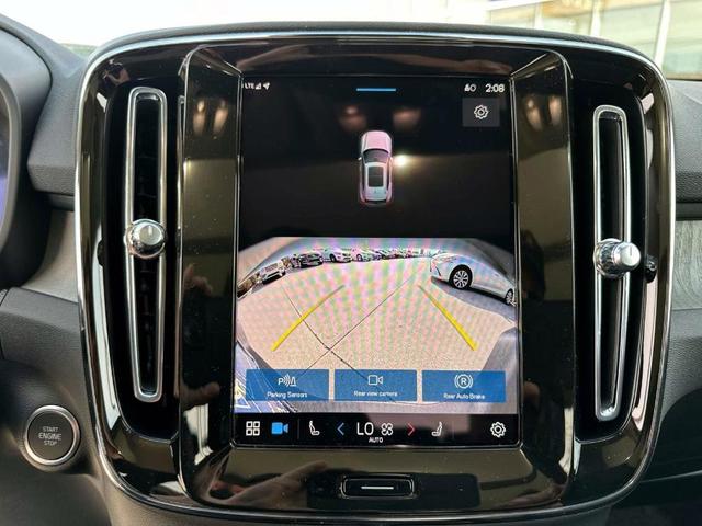 Photo of 2025 Crystal White Pearl Volvo XC40