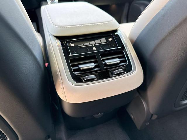 Photo of 2025 Crystal White Pearl Volvo XC90