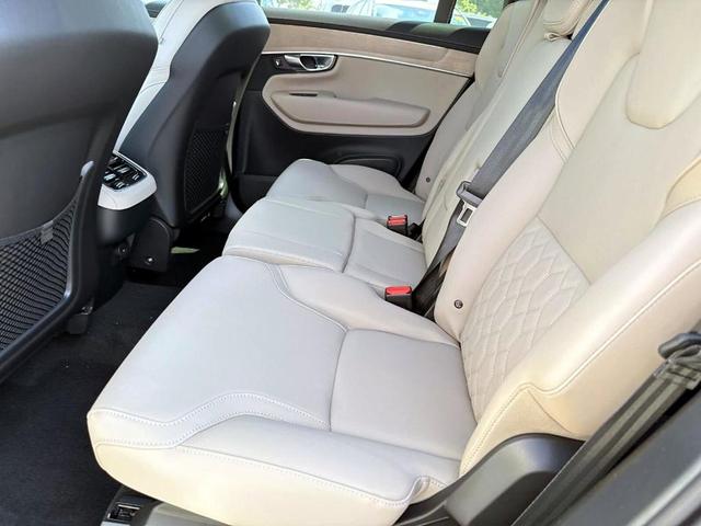 Photo of 2025 Crystal White Pearl Volvo XC90