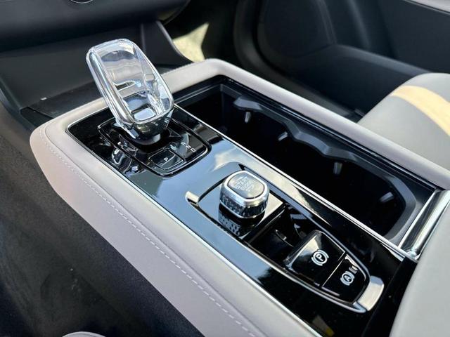 Photo of 2025 Crystal White Pearl Volvo XC90