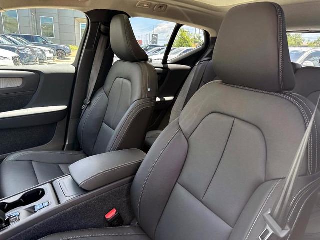 Photo of 2026 Denim Blue Volvo XC40