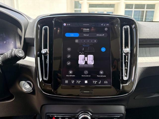 Photo of 2026 Denim Blue Volvo XC40