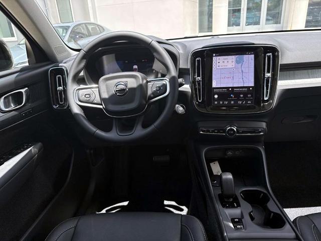 Photo of 2026 Denim Blue Volvo XC40