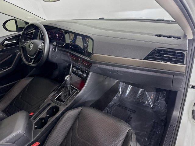 Photo of 2019 Pure White Volkswagen Jetta