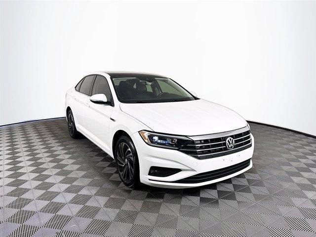 Photo of 2019 Pure White Volkswagen Jetta