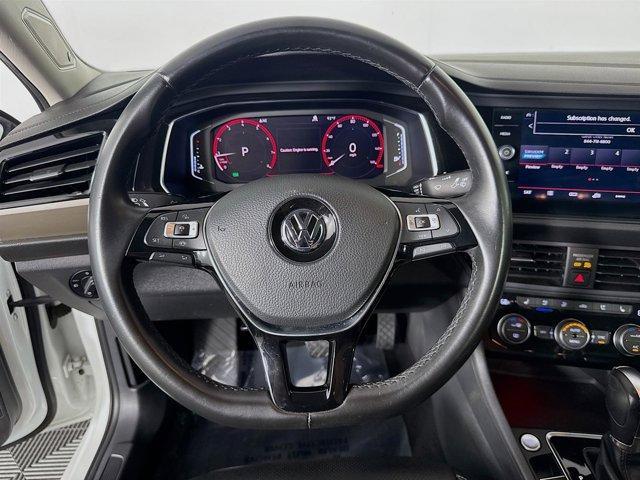 Photo of 2019 Pure White Volkswagen Jetta