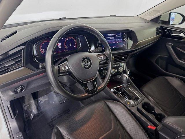 Photo of 2019 Pure White Volkswagen Jetta