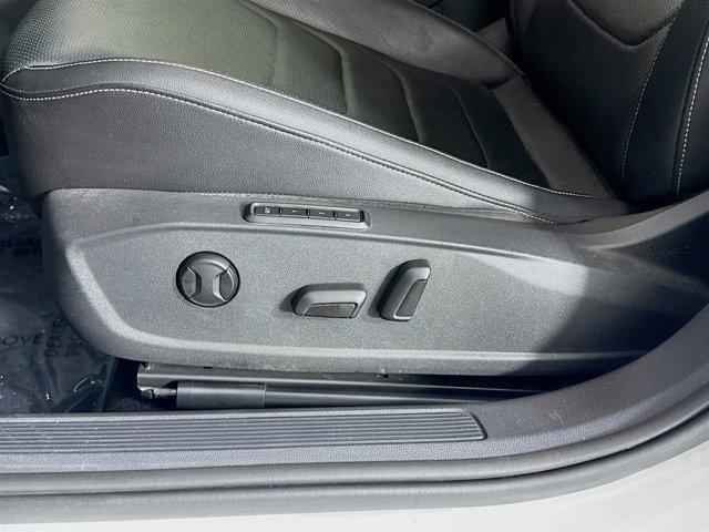 Photo of 2019 Pure White Volkswagen Jetta