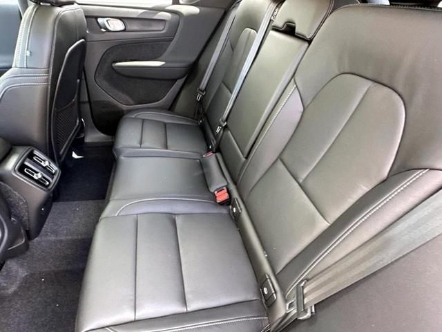 Photo of 2025 Crystal White Pearl Volvo XC40