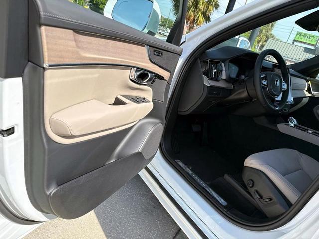 Photo of 2025 Crystal White Pearl Volvo XC90